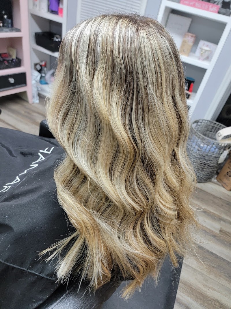 The Beauty Lounge, beauty salon in Crossville, TN, photo 2 of 9